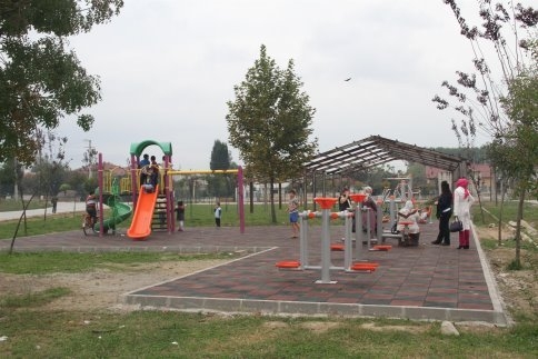Akyazı Belediyesinden Park ve Bahçelerde Çalışma
Okullara Oyun Grubu
