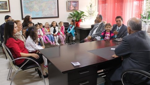 Minikler İlçe Milli Eğitim Müdürünü Makamında Ziyaret Ettiler