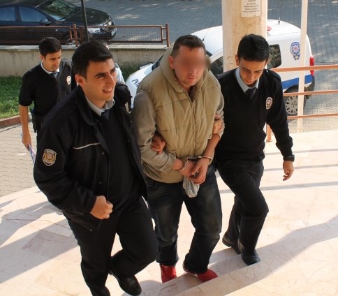 Vatandaşları Dolandıran Atm Faresi Yakalandı