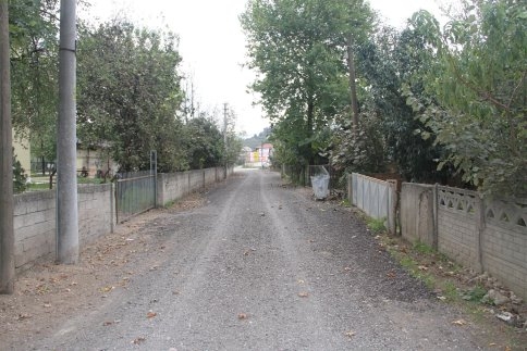 Hastane Mahesinde Yeni Yollar İçin Dolgu Çalışması ve Asfalt Kırığı Serimi