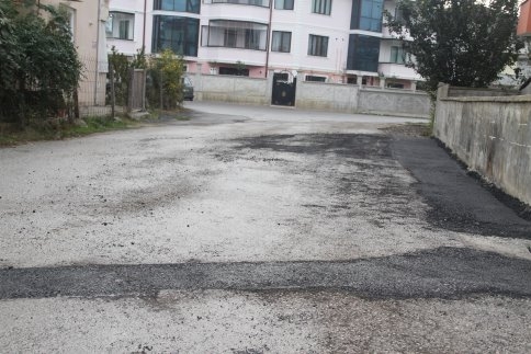 Asfalt Yama Çalışmaları Devam Ediyor