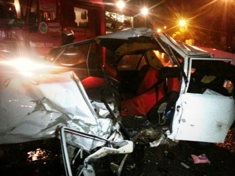 Osmanbey sapağında Kaza 1 Ölü 2 Yaralı