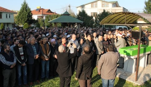 Kazada Hayatını Kaybeden Bünyamin Akan Toprağa Verildi