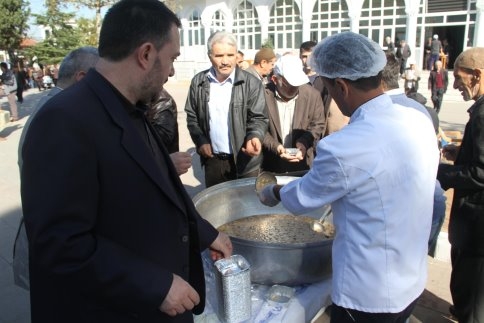 Akyazı Belediyesi Aşure Etkinliği Yapıldı