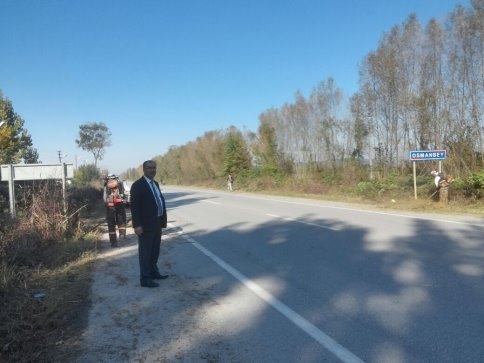 Akyazı Belediyesi'nden Peyzaj Bakım Çalışmaları