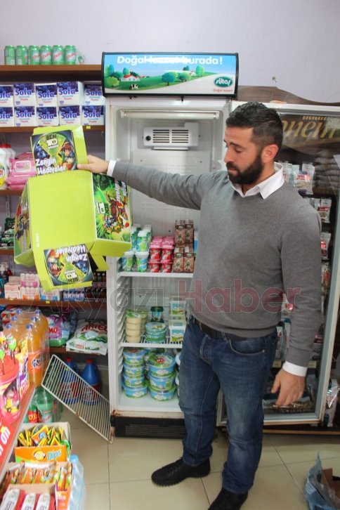 Kutunun İçinden Haç İşaretli Kolye Çıktı