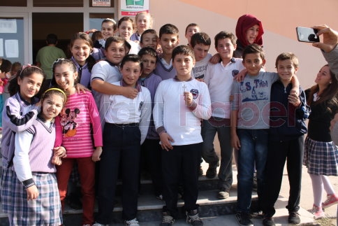 Kutunun İçinden Haç İşaretli Kolye Çıktı