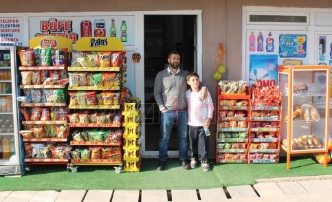 Kutunun İçinden Haç İşaretli Kolye Çıktı