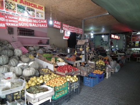 Köylü Pazarı Esnafı Seyyar Satıcılardan Şikayetçi