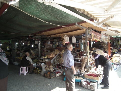 Köylü Pazarı Esnafı Seyyar Satıcılardan Şikayetçi