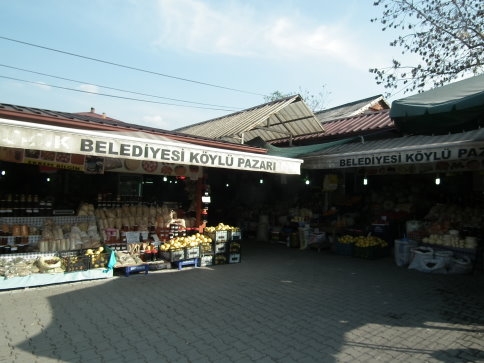 Köylü Pazarı Esnafı Seyyar Satıcılardan Şikayetçi