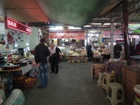 Köylü Pazarı Esnafı Seyyar Satıcılardan Şikayetçi
