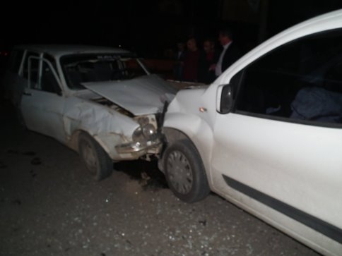 Meydana Gelen Kazada 2 Kişi Hafif Yaralandı