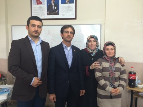 İnönü Ortaokulundan Sürpriz Öğretmenler Günü Kutlaması