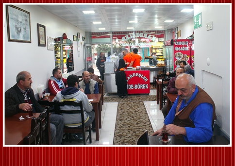 Tamamen Doğal Kardeşler Pide Salonu Hizmetinizde