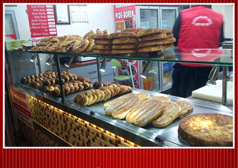 Tamamen Doğal Kardeşler Pide Salonu Hizmetinizde