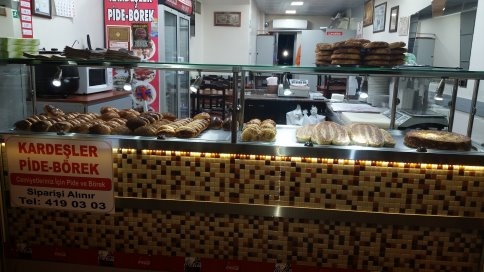 Tamamen Doğal Kardeşler Pide Salonu Hizmetinizde