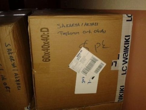  Lc Waikiki’den Akyazı'ya Giyim Yardımı