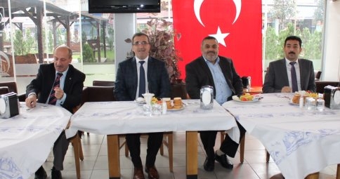 Başkan Akcan Yeni Mahe Muhtarlarıyla Bir Araya Geldi