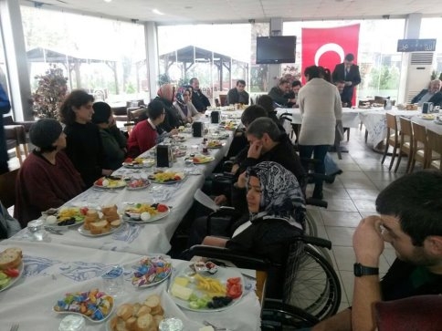 Engelliler Bir Araya Geldi