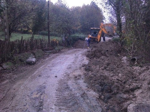 Kapatılmayan çukurlar tehlike saçıyor