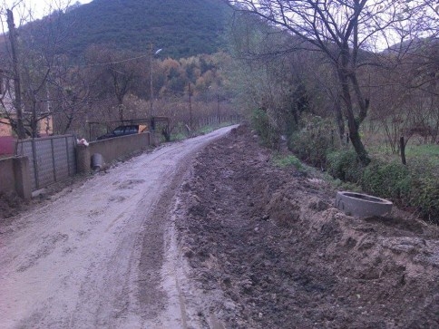 Kapatılmayan çukurlar tehlike saçıyor