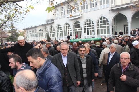 Dertli Ailesi Büyüğünü Kaybetti