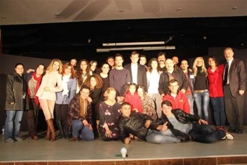 ÜCRETSİZ TİYATROYA DAVET