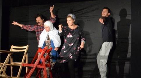 ÜCRETSİZ TİYATROYA DAVET