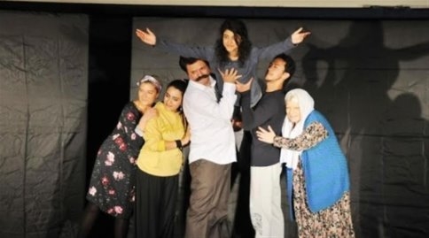 ÜCRETSİZ TİYATROYA DAVET