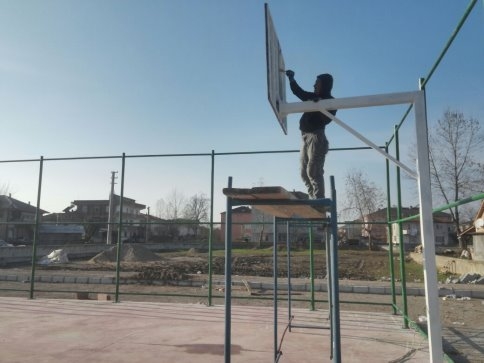 Akyazı Belediyesi Doğal Çevreyi Ve Güzellikleri Koruyor