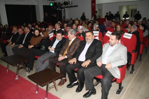 Çetin Ceviz Tiyatro Oyunu Tüm Seansları Akyazı'da Yoğun İlgi İle Karşılandı