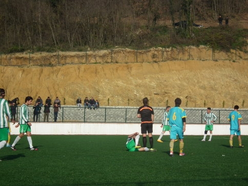 Alaağaç Liderlik Koltuğunu Bırakmadı