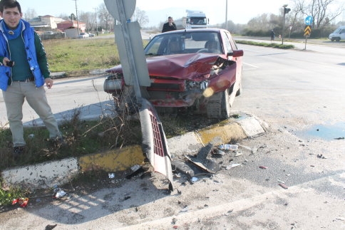 Kavşakta Maddi Hasarlı Kaza