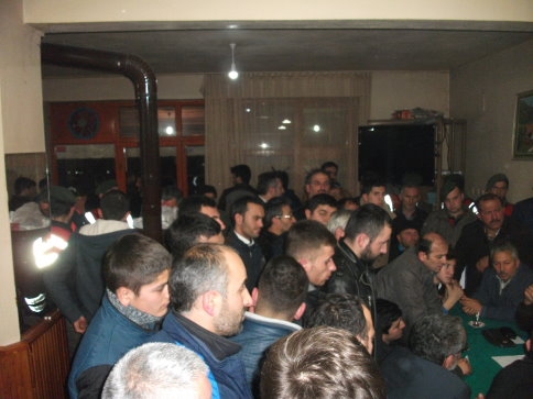 Başkan Akcan Eylemcilerle Görüştü