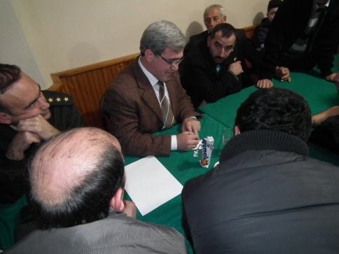 Başkan Akcan Eylemcilerle Görüştü