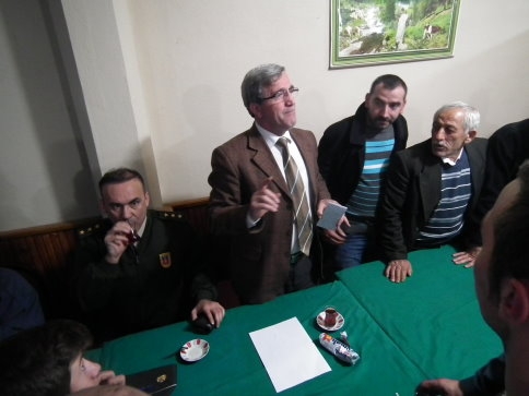 Başkan Akcan Eylemcilerle Görüştü