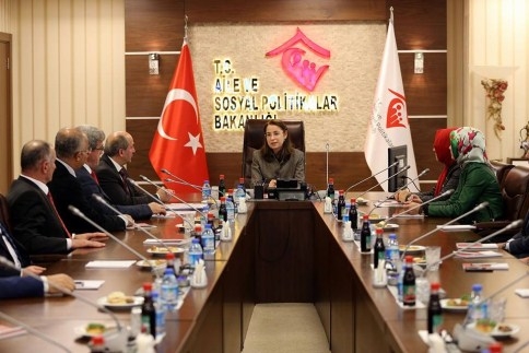 Ak Parti Akyazı İlçe Teşkilatı Bakan İslam'ı Ziyaret Etti