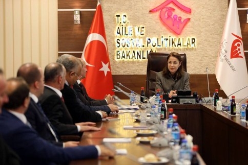 Ak Parti Akyazı İlçe Teşkilatı Bakan İslam'ı Ziyaret Etti