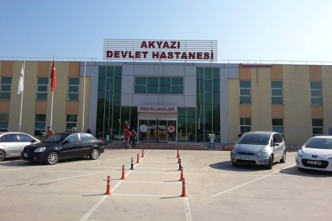 Akyazı Devlet Hastanesi Uyanık Ameliyatla Adından Söz Ettiriyor