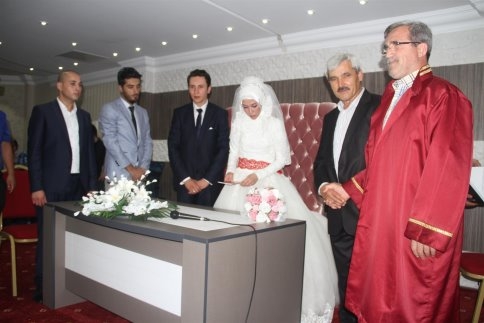 Başkan Bayanların Dertlerine Ortak Oluyor