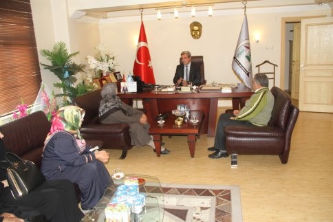 Başkan Bayanların Dertlerine Ortak Oluyor