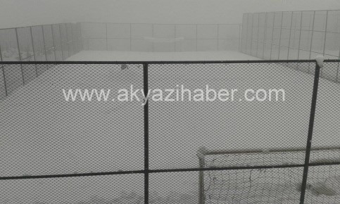 KUZULUK STADI İLK KAR'DA YIKILDI