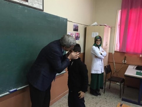 Başkan Akcan okullarda!