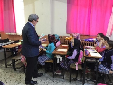 Başkan Akcan okullarda!