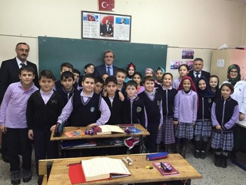 Başkan Akcan okullarda!