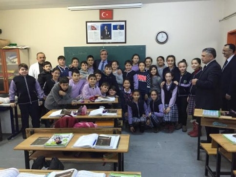 Başkan Akcan okullarda!