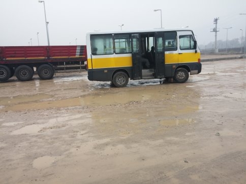 Akyazı Hastane Dolmuş Durağı Önü Mayın Tarlasına Döndü