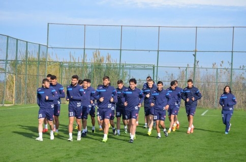 Sakaryaspor Kamp Çalışmalarını Sürdürüyor