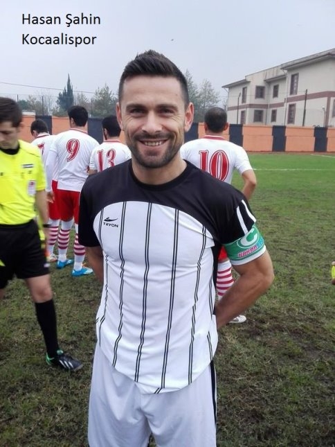 As Akyazıspor’da 2 önemli ayrılık !